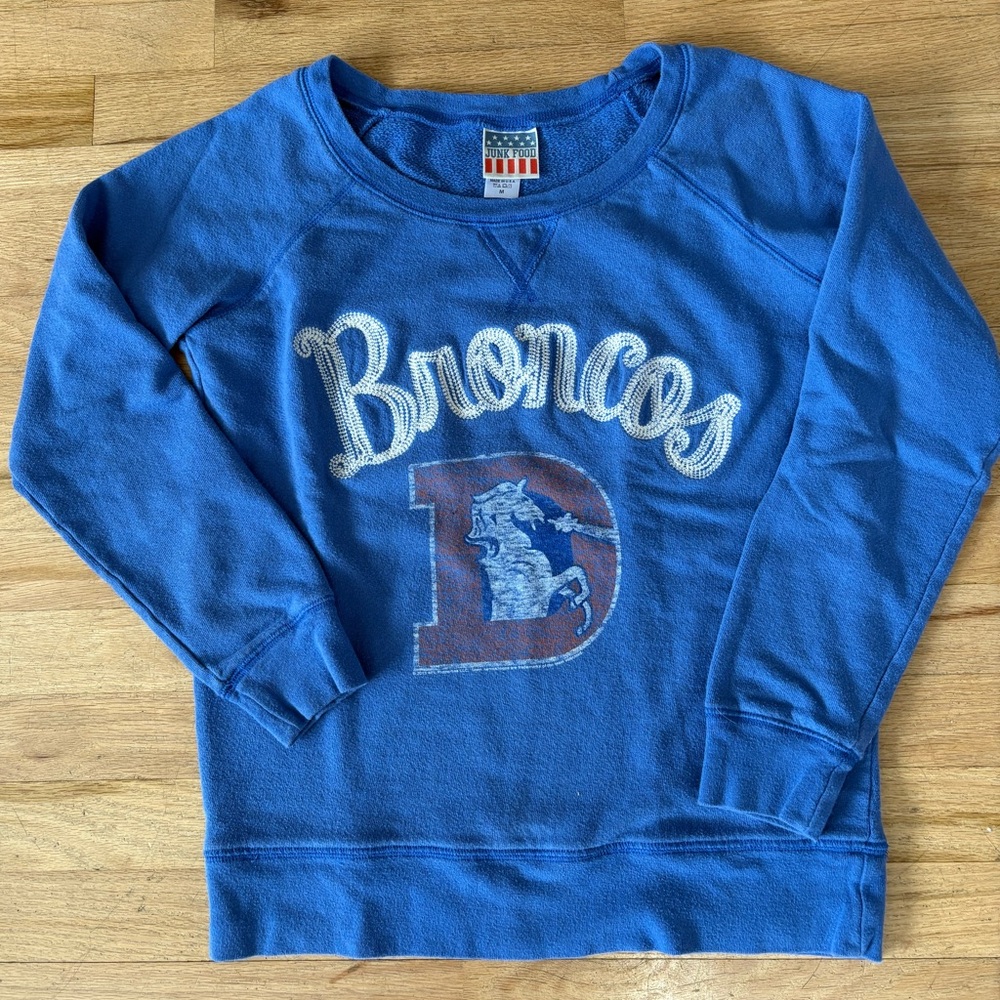 Junk Food Denver Broncos Embroidered Scoop Neck Sweatshirt M